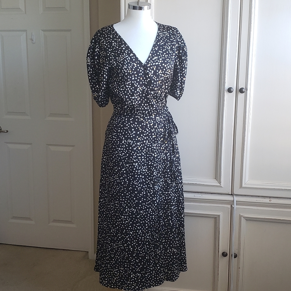 CJLA Puff Elbow Sleeve Satin dress - black & gold